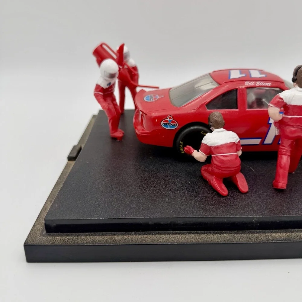 Vintage 1:24 Bill Elliott #11 NASCAR‎ Pit Stop Diorama Racing Champions